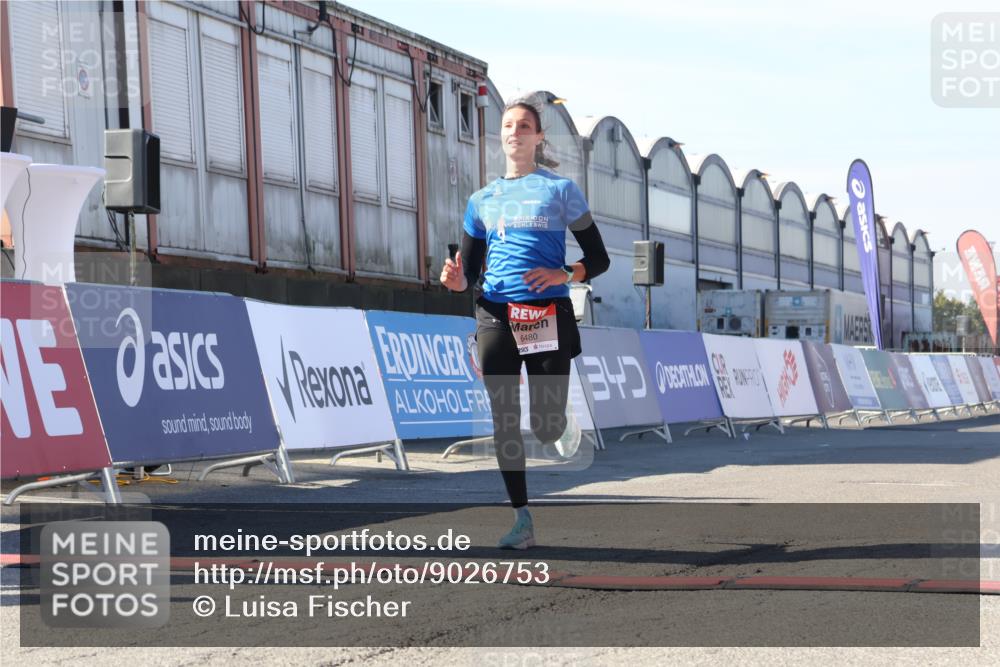 03.10.2025 - Köhlbrandbrückenlauf Luisa Fischer http://msf.ph/oto/9026753 03.10.2025 12:55:49 Ziel 4001, 4594, 6100, 6480, 6762 meine-sportfotos.de