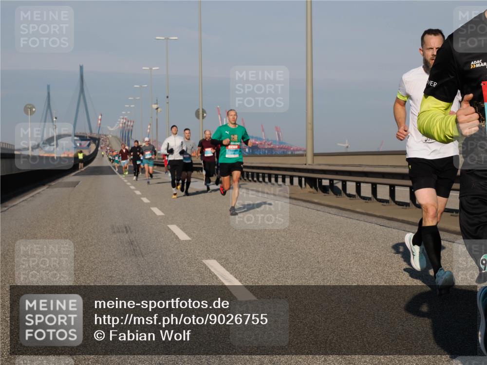 03.10.2025 - Köhlbrandbrückenlauf Fabian Wolf http://msf.ph/oto/9026755 03.10.2025 09:42:48 Position 3  meine-sportfotos.de