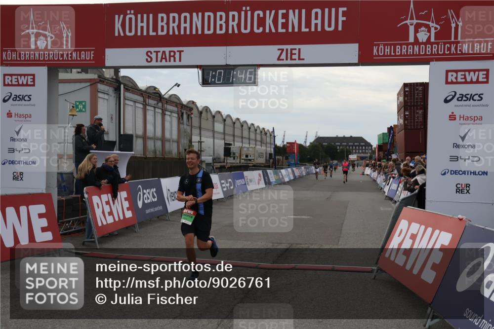 03.10.2025 - Köhlbrandbrückenlauf Julia Fischer http://msf.ph/oto/9026761 03.10.2025 16:01:46 Ziel 7805, 8800, 8990, 9453 meine-sportfotos.de