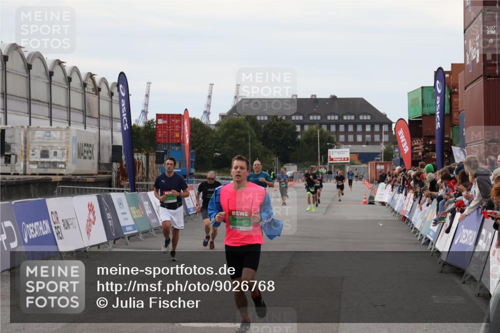 03.10.2025 - Köhlbrandbrückenlauf Julia Fischer http://msf.ph/oto/9026768 03.10.2025 16:01:54 Ziel 7204, 9145, 9192, 9324, 9453 meine-sportfotos.de