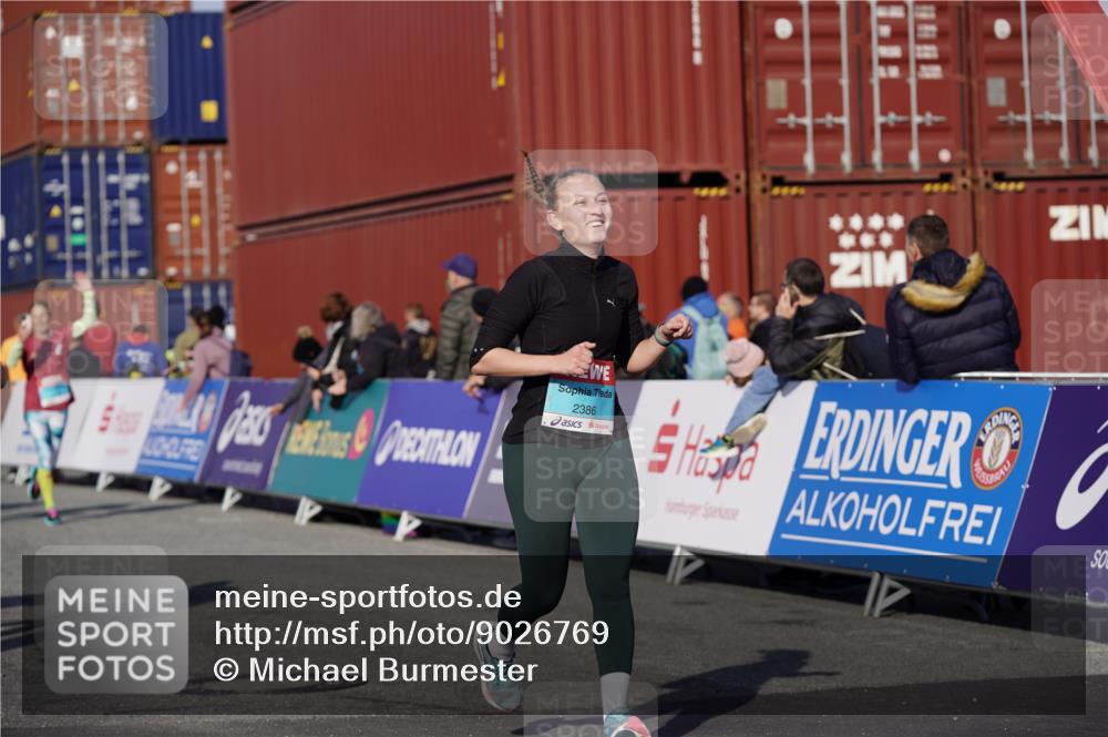03.10.2025 - Köhlbrandbrückenlauf Michael Burmester http://msf.ph/oto/9026769 03.10.2025 10:30:25 Ziel 2037, 2342, 2343, 2386, 2533, 2554, 3129 meine-sportfotos.de