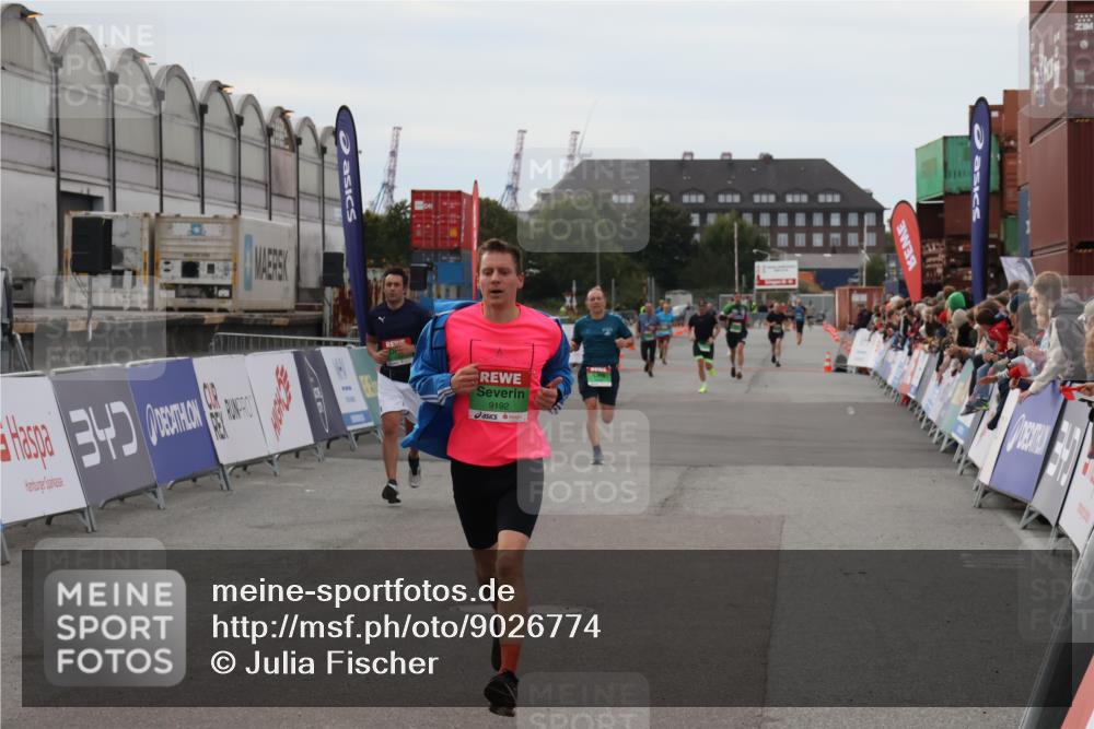 03.10.2025 - Köhlbrandbrückenlauf Julia Fischer http://msf.ph/oto/9026774 03.10.2025 16:01:54 Ziel 7204, 9145, 9192, 9324, 9453 meine-sportfotos.de