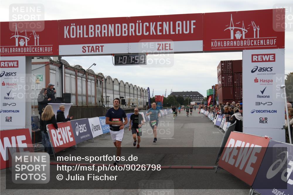 03.10.2025 - Köhlbrandbrückenlauf Julia Fischer http://msf.ph/oto/9026798 03.10.2025 16:01:59 Ziel 7204, 9145, 9192, 9324 meine-sportfotos.de