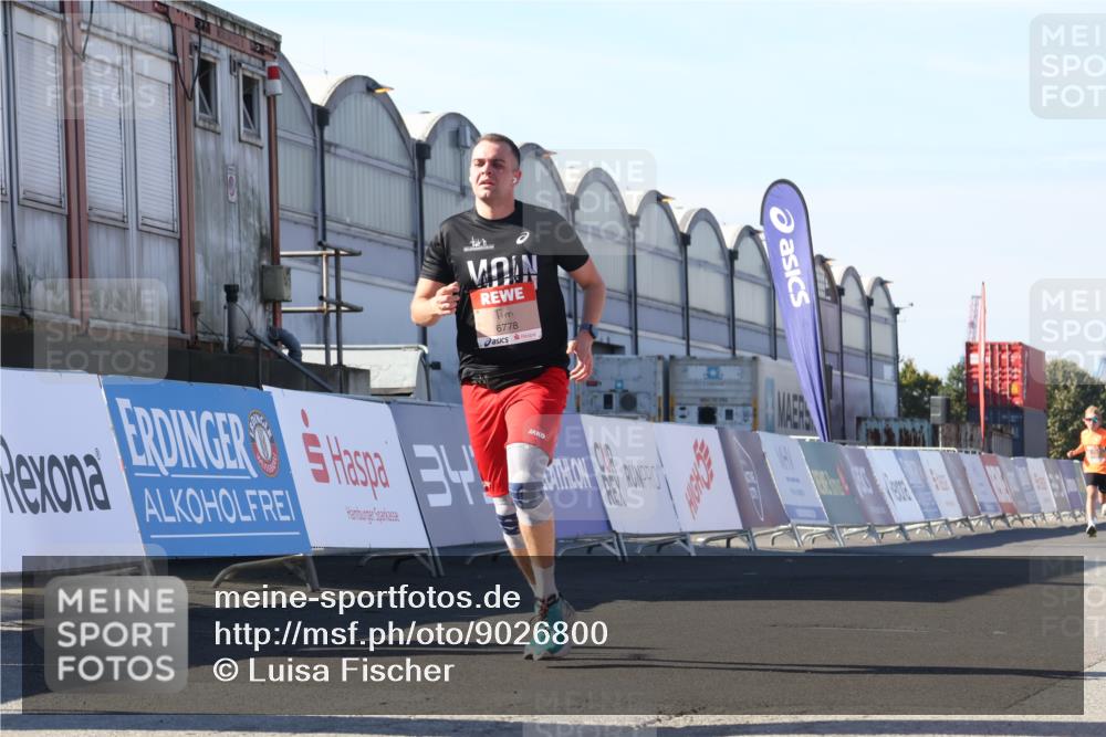 03.10.2025 - Köhlbrandbrückenlauf Luisa Fischer http://msf.ph/oto/9026800 03.10.2025 12:56:01 Ziel 5966, 6778 meine-sportfotos.de