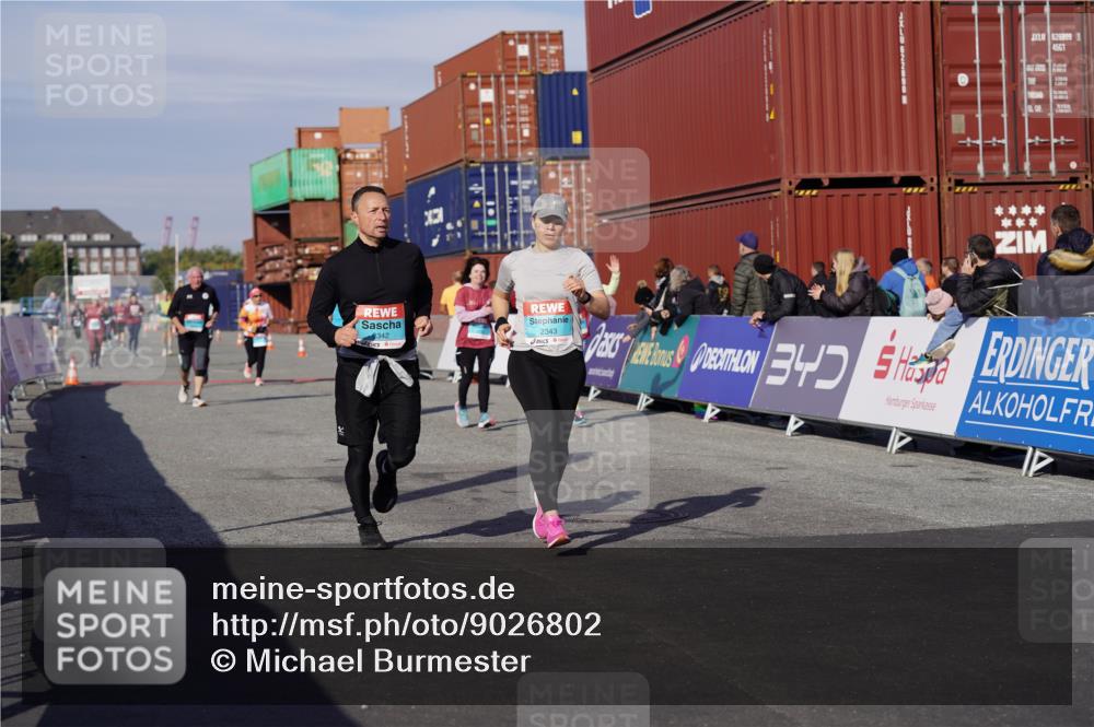 03.10.2025 - Köhlbrandbrückenlauf Michael Burmester http://msf.ph/oto/9026802 03.10.2025 10:30:26 Ziel 2037, 2063, 2342, 2343, 2386, 2441, 2533, 2554, 3129 meine-sportfotos.de