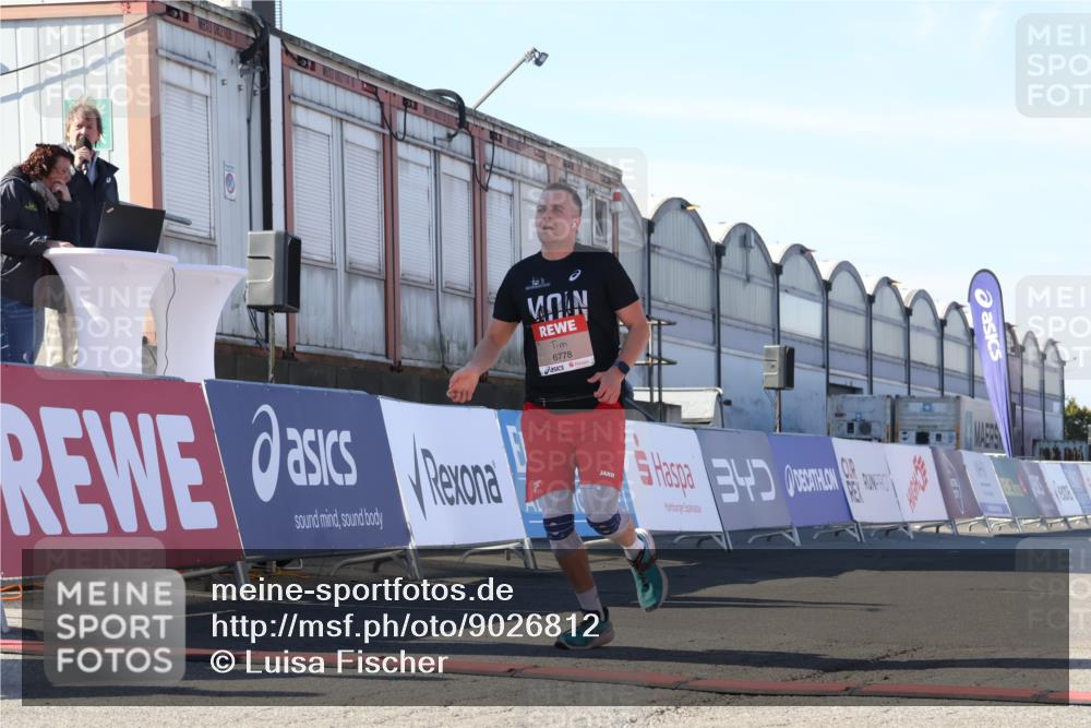 03.10.2025 - Köhlbrandbrückenlauf Luisa Fischer http://msf.ph/oto/9026812 03.10.2025 12:56:01 Ziel 5966, 6778 meine-sportfotos.de