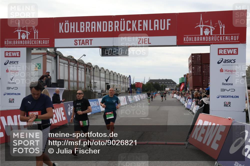 03.10.2025 - Köhlbrandbrückenlauf Julia Fischer http://msf.ph/oto/9026821 03.10.2025 16:02:01 Ziel 7204, 7299, 9145, 9192, 9324 meine-sportfotos.de
