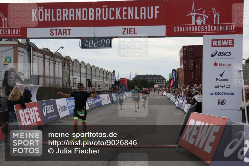 03.10.2025 - Köhlbrandbrückenlauf Julia Fischer http://msf.ph/oto/9026846 03.10.2025 16:02:08 Ziel 7115, 7160, 7204, 7299, 8988, 9145, 9324 meine-sportfotos.de