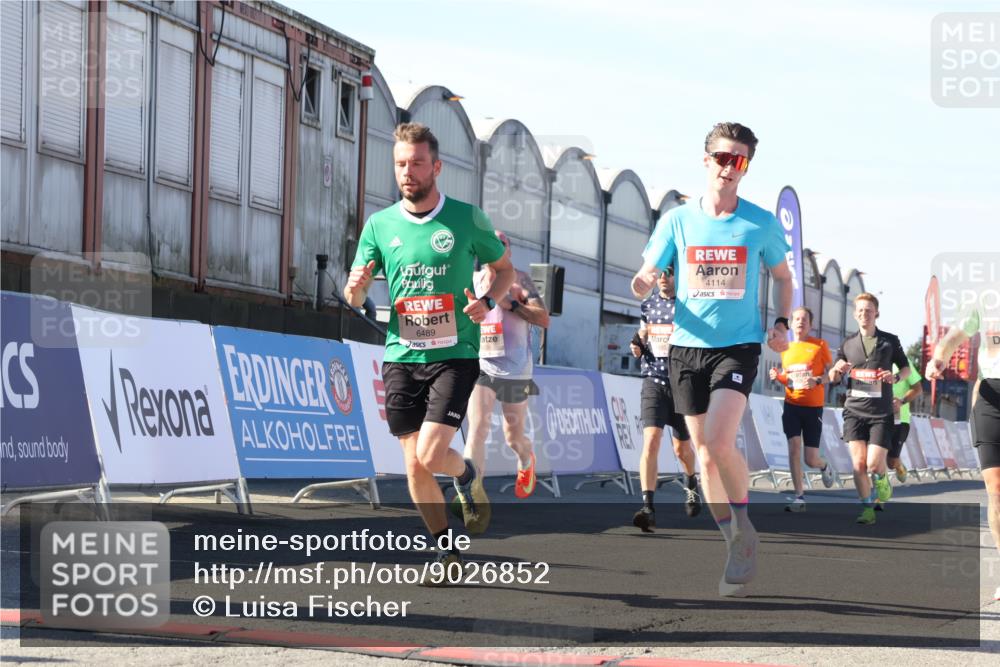 03.10.2025 - Köhlbrandbrückenlauf Luisa Fischer http://msf.ph/oto/9026852 03.10.2025 12:56:11 Ziel 4041, 4050, 4078, 4114, 4123, 5957, 6206, 6489, 6495, 6778 meine-sportfotos.de