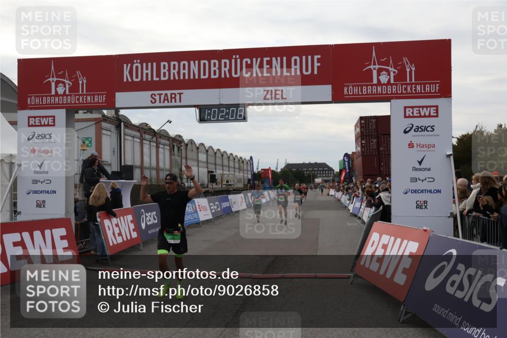 03.10.2025 - Köhlbrandbrückenlauf Julia Fischer http://msf.ph/oto/9026858 03.10.2025 16:02:08 Ziel 7115, 7160, 7204, 7299, 8988, 9145, 9324 meine-sportfotos.de