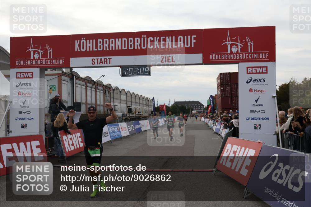 03.10.2025 - Köhlbrandbrückenlauf Julia Fischer http://msf.ph/oto/9026862 03.10.2025 16:02:09 Ziel 7115, 7160, 7204, 7299, 8988, 9145, 9324 meine-sportfotos.de