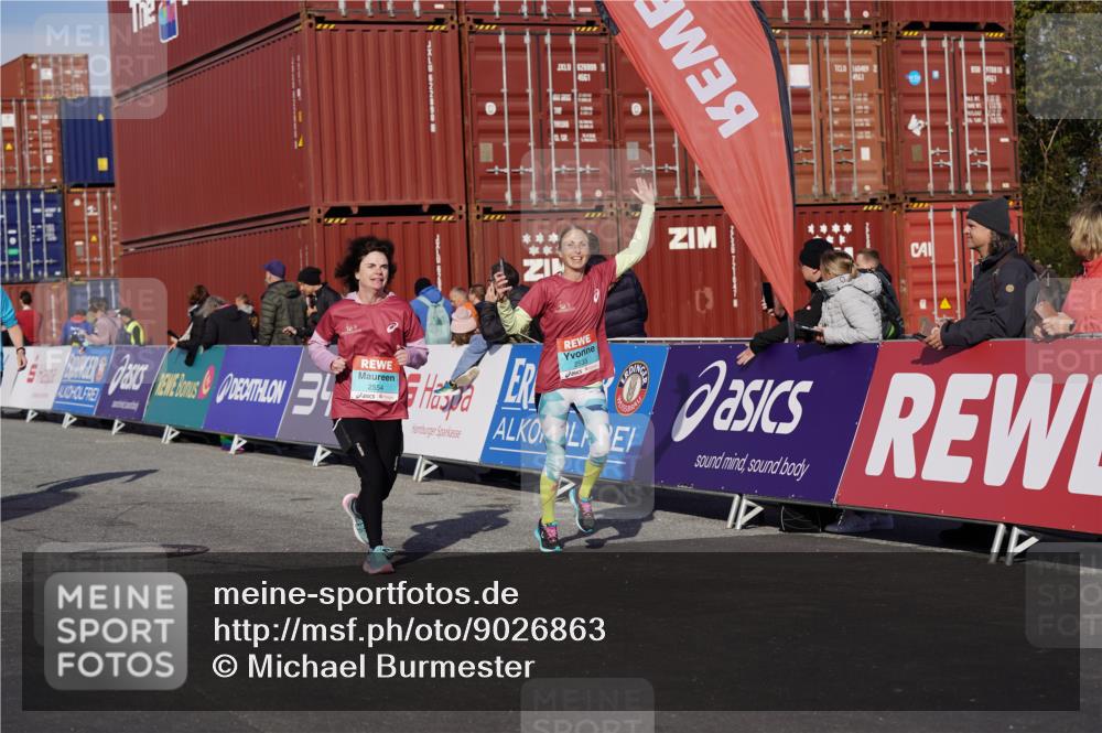 03.10.2025 - Köhlbrandbrückenlauf Michael Burmester http://msf.ph/oto/9026863 03.10.2025 10:30:30 Ziel 2037, 2063, 2342, 2343, 2386, 2441, 2533, 2554, 3129 meine-sportfotos.de