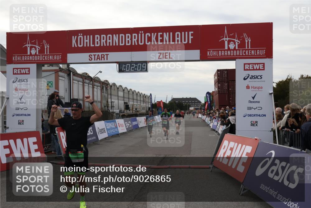 03.10.2025 - Köhlbrandbrückenlauf Julia Fischer http://msf.ph/oto/9026865 03.10.2025 16:02:09 Ziel 7115, 7160, 7204, 7299, 8988, 9145, 9324 meine-sportfotos.de