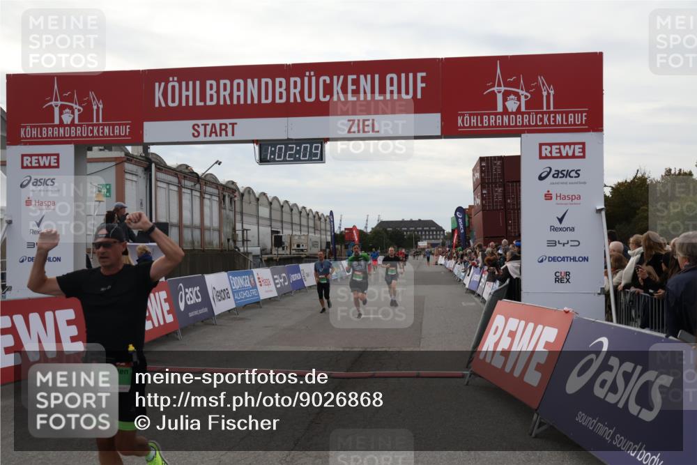 03.10.2025 - Köhlbrandbrückenlauf Julia Fischer http://msf.ph/oto/9026868 03.10.2025 16:02:09 Ziel 7115, 7160, 7204, 7299, 8988, 9145, 9324 meine-sportfotos.de