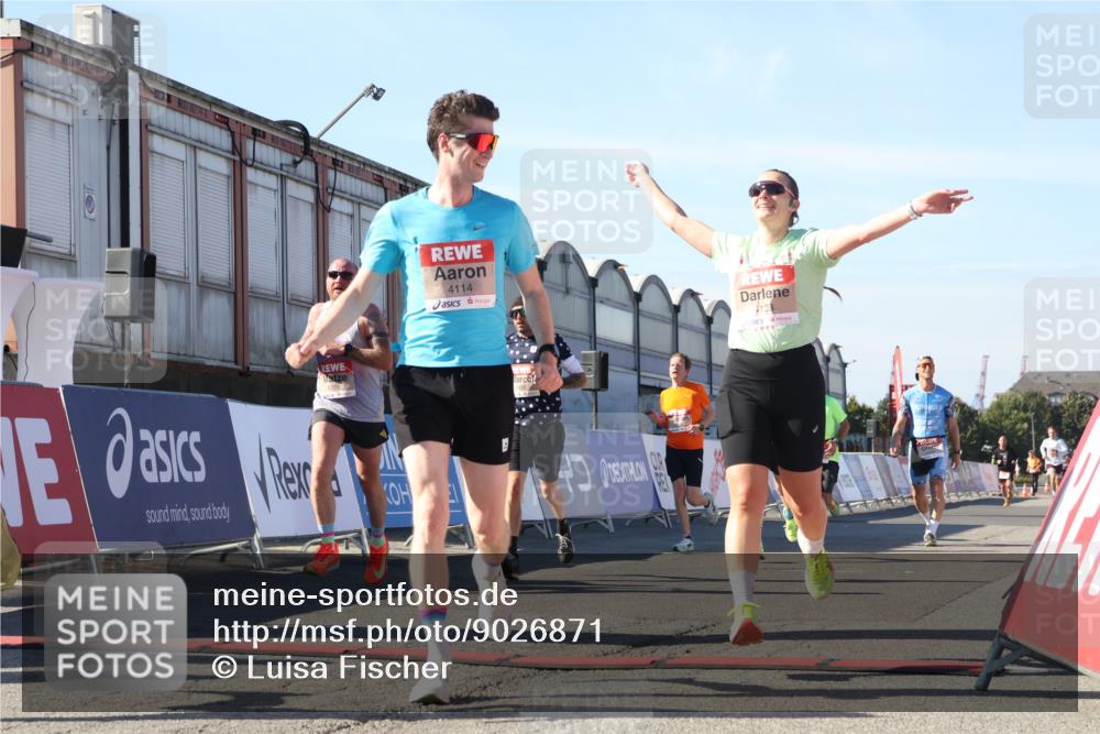 03.10.2025 - Köhlbrandbrückenlauf Luisa Fischer http://msf.ph/oto/9026871 03.10.2025 12:56:12 Ziel 4041, 4050, 4078, 4114, 4123, 5957, 6206, 6489, 6495, 6778 meine-sportfotos.de