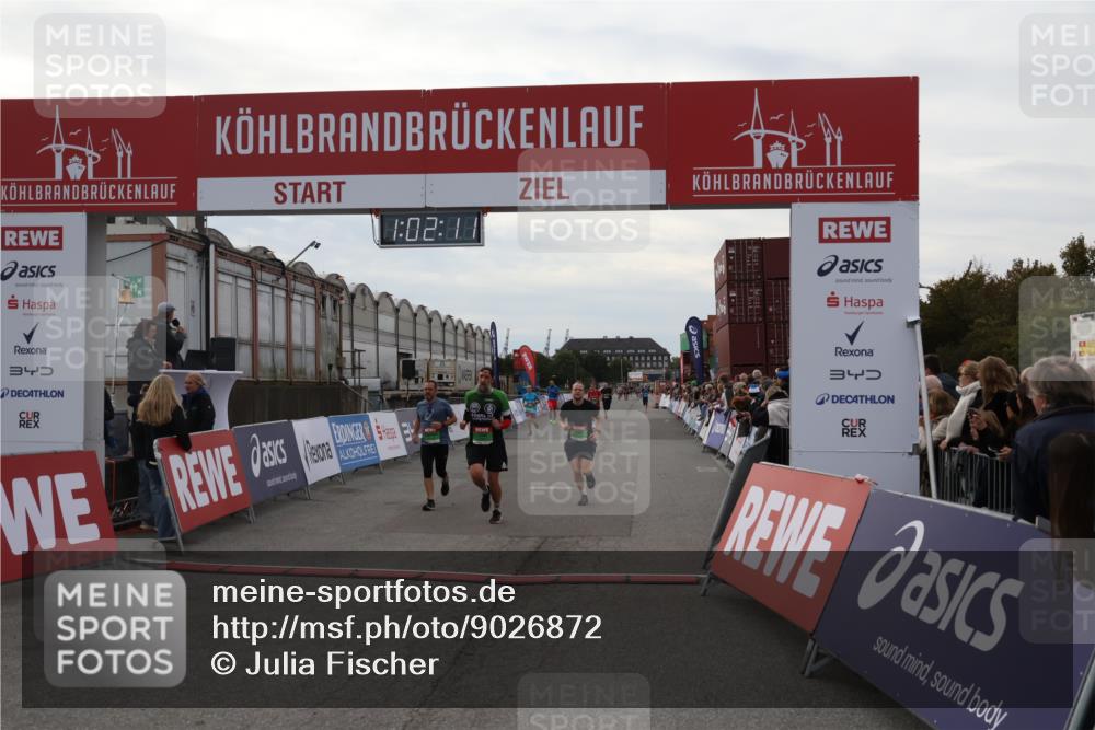 03.10.2025 - Köhlbrandbrückenlauf Julia Fischer http://msf.ph/oto/9026872 03.10.2025 16:02:11 Ziel 7115, 7160, 7299, 8988 meine-sportfotos.de