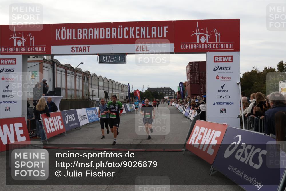 03.10.2025 - Köhlbrandbrückenlauf Julia Fischer http://msf.ph/oto/9026879 03.10.2025 16:02:11 Ziel 7115, 7160, 7299, 8988 meine-sportfotos.de