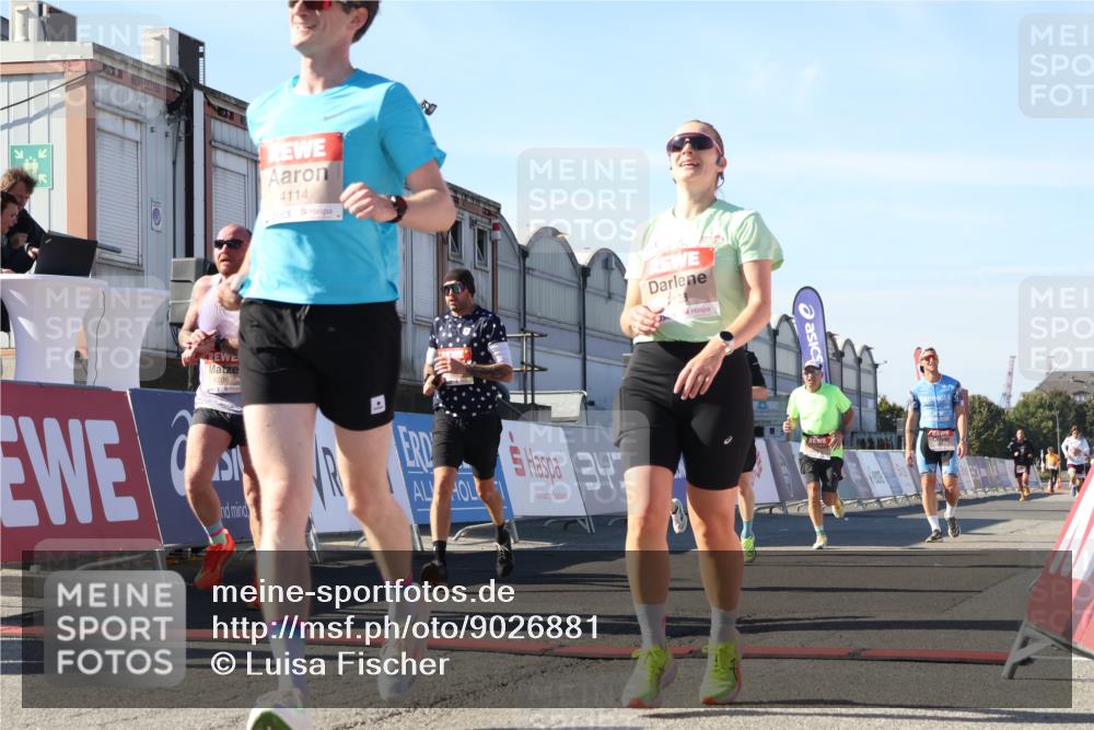 03.10.2025 - Köhlbrandbrückenlauf Luisa Fischer http://msf.ph/oto/9026881 03.10.2025 12:56:13 Ziel 4041, 4050, 4078, 4114, 4123, 5957, 6206, 6489, 6495 meine-sportfotos.de