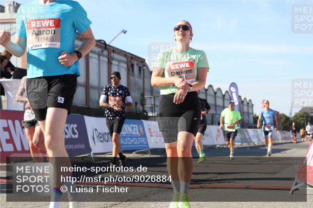 03.10.2025 - Köhlbrandbrückenlauf Luisa Fischer http://msf.ph/oto/9026884 03.10.2025 12:56:13 Ziel 4041, 4050, 4078, 4114, 4123, 5957, 6206, 6489, 6495 meine-sportfotos.de