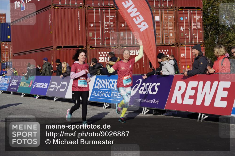 03.10.2025 - Köhlbrandbrückenlauf Michael Burmester http://msf.ph/oto/9026887 03.10.2025 10:30:30 Ziel 2037, 2063, 2342, 2343, 2386, 2441, 2533, 2554, 3129 meine-sportfotos.de