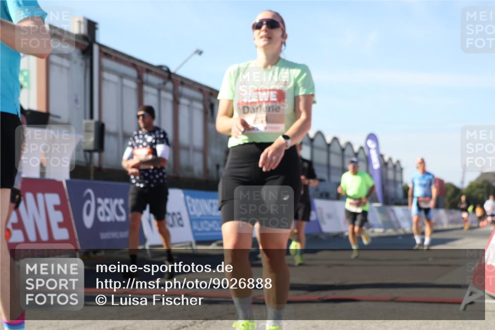 03.10.2025 - Köhlbrandbrückenlauf Luisa Fischer http://msf.ph/oto/9026888 03.10.2025 12:56:14 Ziel 4041, 4050, 4078, 4114, 4123, 5957, 6206, 6489, 6495 meine-sportfotos.de
