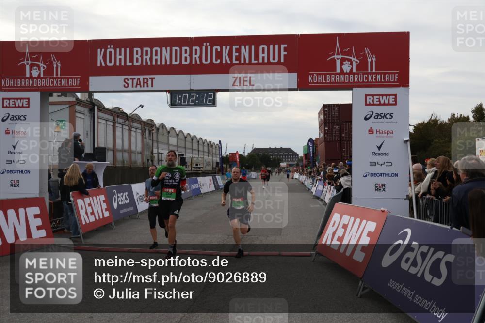 03.10.2025 - Köhlbrandbrückenlauf Julia Fischer http://msf.ph/oto/9026889 03.10.2025 16:02:12 Ziel 7115, 7160, 7299, 8049, 8509, 8988 meine-sportfotos.de