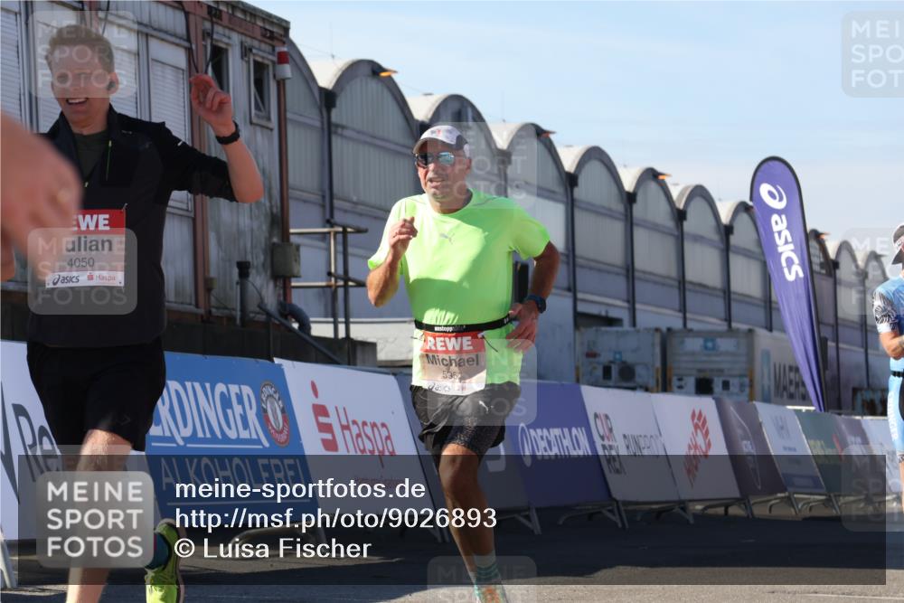 03.10.2025 - Köhlbrandbrückenlauf Luisa Fischer http://msf.ph/oto/9026893 03.10.2025 12:56:15 Ziel 4028, 4041, 4050, 4078, 4114, 4123, 5957, 6206, 6489, 6495 meine-sportfotos.de