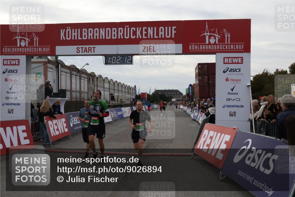 03.10.2025 - Köhlbrandbrückenlauf Julia Fischer http://msf.ph/oto/9026894 03.10.2025 16:02:12 Ziel 7115, 7160, 7299, 8049, 8509, 8988 meine-sportfotos.de