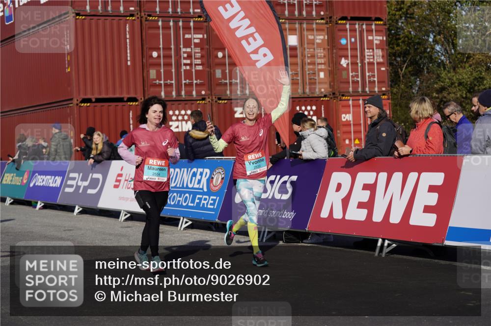 03.10.2025 - Köhlbrandbrückenlauf Michael Burmester http://msf.ph/oto/9026902 03.10.2025 10:30:30 Ziel 2037, 2063, 2342, 2343, 2386, 2441, 2533, 2554, 3129 meine-sportfotos.de