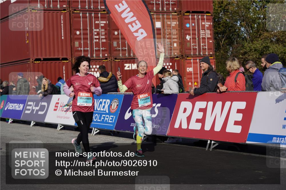 03.10.2025 - Köhlbrandbrückenlauf Michael Burmester http://msf.ph/oto/9026910 03.10.2025 10:30:30 Ziel 2037, 2063, 2342, 2343, 2386, 2441, 2533, 2554, 3129 meine-sportfotos.de