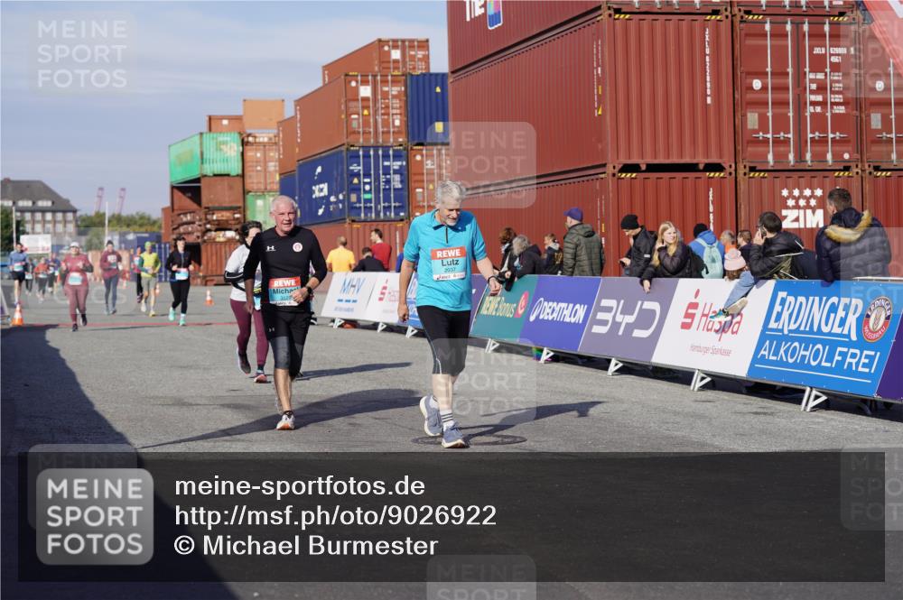 03.10.2025 - Köhlbrandbrückenlauf Michael Burmester http://msf.ph/oto/9026922 03.10.2025 10:30:32 Ziel 2037, 2063, 2441, 2533, 2554, 2725, 3129 meine-sportfotos.de