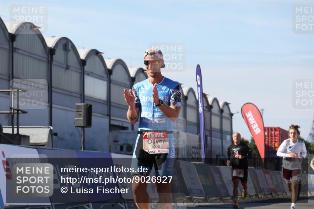 03.10.2025 - Köhlbrandbrückenlauf Luisa Fischer http://msf.ph/oto/9026927 03.10.2025 12:56:19 Ziel 4028, 4041, 4050, 4078, 4114, 4123, 4166, 4231, 5957, 6206, 6266, 6489, 6495 meine-sportfotos.de