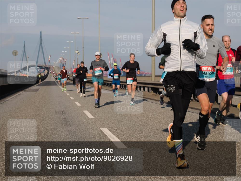 03.10.2025 - Köhlbrandbrückenlauf Fabian Wolf http://msf.ph/oto/9026928 03.10.2025 09:42:54 Position 3 10, 1069, 3491 meine-sportfotos.de