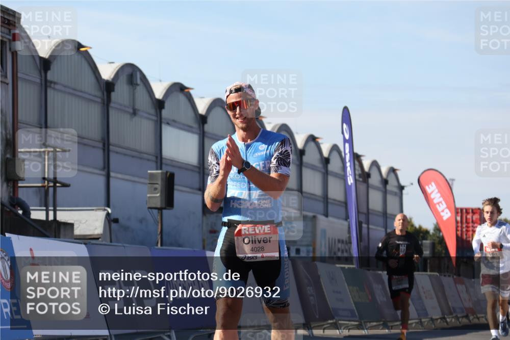 03.10.2025 - Köhlbrandbrückenlauf Luisa Fischer http://msf.ph/oto/9026932 03.10.2025 12:56:19 Ziel 4028, 4041, 4050, 4078, 4114, 4123, 4166, 4231, 5957, 6206, 6266, 6489, 6495 meine-sportfotos.de
