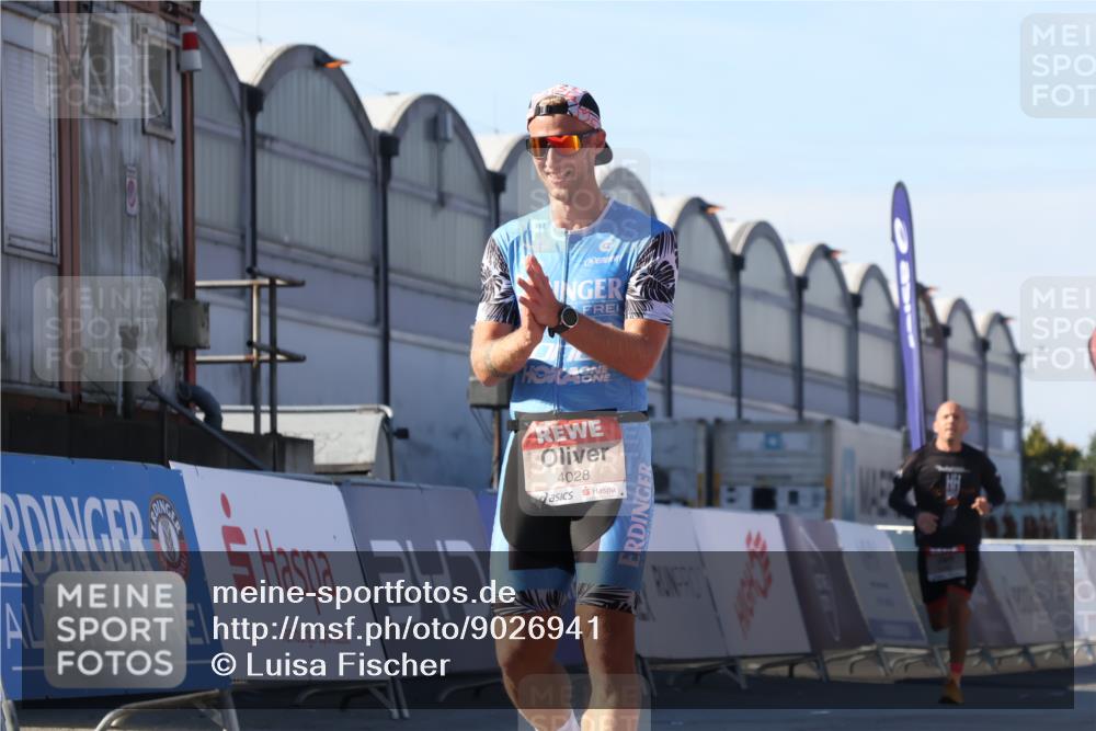 03.10.2025 - Köhlbrandbrückenlauf Luisa Fischer http://msf.ph/oto/9026941 03.10.2025 12:56:20 Ziel 4028, 4050, 4078, 4114, 4123, 4166, 4231, 5957, 6206, 6266, 6489, 6495 meine-sportfotos.de