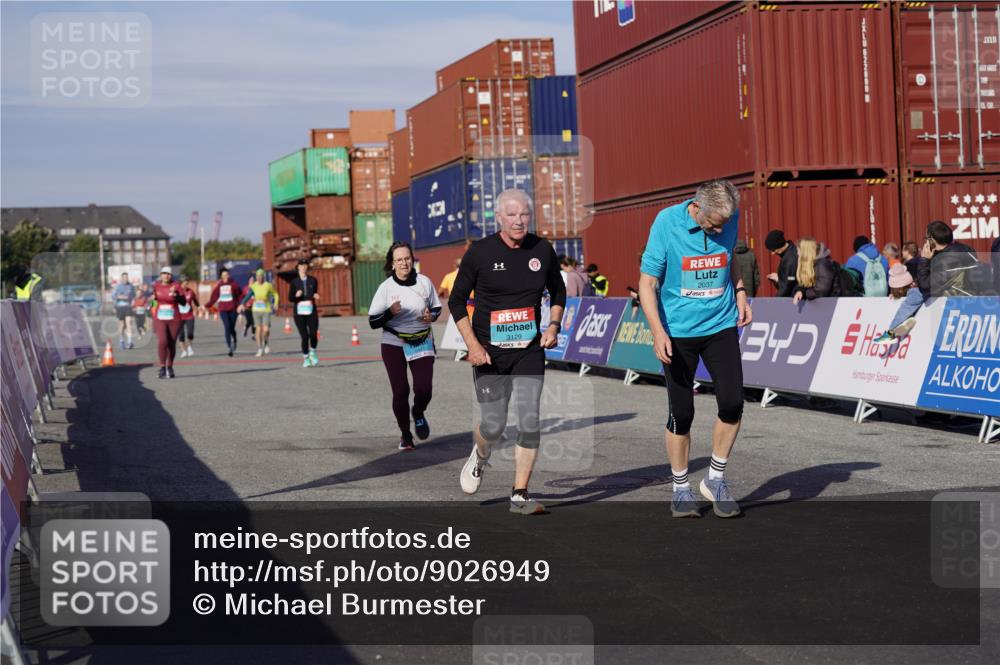 03.10.2025 - Köhlbrandbrückenlauf Michael Burmester http://msf.ph/oto/9026949 03.10.2025 10:30:33 Ziel 2037, 2063, 2441, 2533, 2554, 2725, 3129, 3701 meine-sportfotos.de