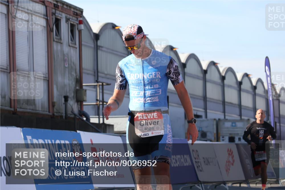 03.10.2025 - Köhlbrandbrückenlauf Luisa Fischer http://msf.ph/oto/9026952 03.10.2025 12:56:20 Ziel 4028, 4050, 4078, 4114, 4123, 4166, 4231, 5957, 6206, 6266, 6489, 6495 meine-sportfotos.de