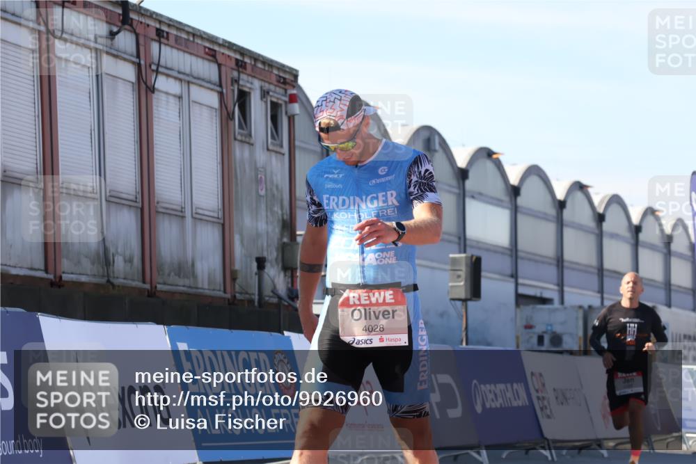 03.10.2025 - Köhlbrandbrückenlauf Luisa Fischer http://msf.ph/oto/9026960 03.10.2025 12:56:21 Ziel 4028, 4050, 4078, 4114, 4123, 4166, 4231, 5957, 6206, 6266, 6489, 6495 meine-sportfotos.de