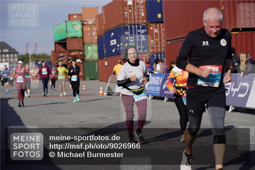 03.10.2025 - Köhlbrandbrückenlauf Michael Burmester http://msf.ph/oto/9026966 03.10.2025 10:30:35 Ziel 2063, 2441, 2725, 3129, 3701 meine-sportfotos.de