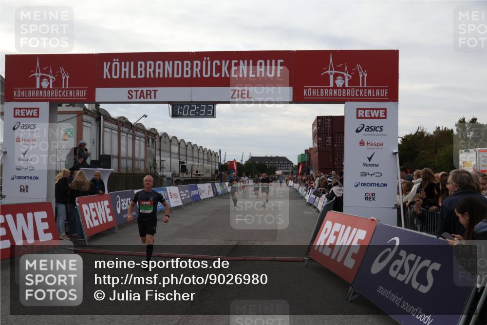 03.10.2025 - Köhlbrandbrückenlauf Julia Fischer http://msf.ph/oto/9026980 03.10.2025 16:02:33 Ziel 7110, 7111, 7219, 7280, 8784, 8786, 9409 meine-sportfotos.de