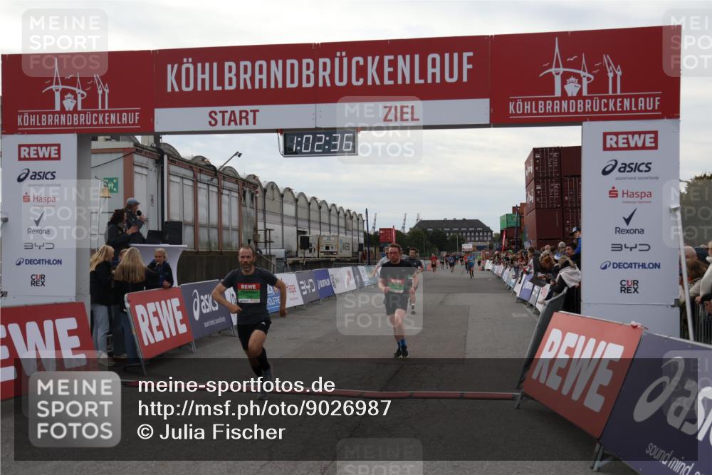 03.10.2025 - Köhlbrandbrückenlauf Julia Fischer http://msf.ph/oto/9026987 03.10.2025 16:02:36 Ziel 7110, 7111, 7219, 7280, 7411, 8784, 8786 meine-sportfotos.de