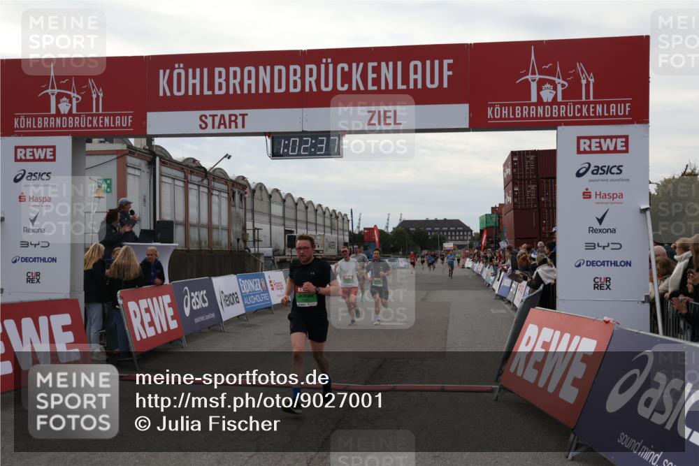 03.10.2025 - Köhlbrandbrückenlauf Julia Fischer http://msf.ph/oto/9027001 03.10.2025 16:02:37 Ziel 7110, 7111, 7219, 7280, 7411, 8784, 8786 meine-sportfotos.de