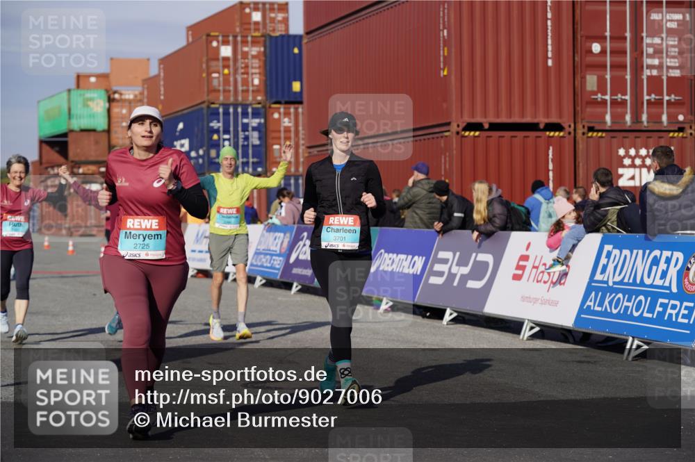 03.10.2025 - Köhlbrandbrückenlauf Michael Burmester http://msf.ph/oto/9027006 03.10.2025 10:30:41 Ziel 1096, 1097, 1098, 2388, 2536, 2725, 2846, 3701 meine-sportfotos.de