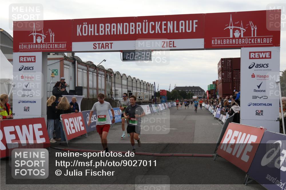 03.10.2025 - Köhlbrandbrückenlauf Julia Fischer http://msf.ph/oto/9027011 03.10.2025 16:02:39 Ziel 7110, 7111, 7219, 7280, 7411, 8784, 8786 meine-sportfotos.de