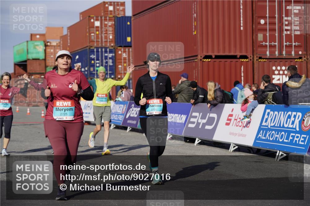 03.10.2025 - Köhlbrandbrückenlauf Michael Burmester http://msf.ph/oto/9027016 03.10.2025 10:30:41 Ziel 1096, 1097, 1098, 2388, 2536, 2725, 2846, 3701 meine-sportfotos.de
