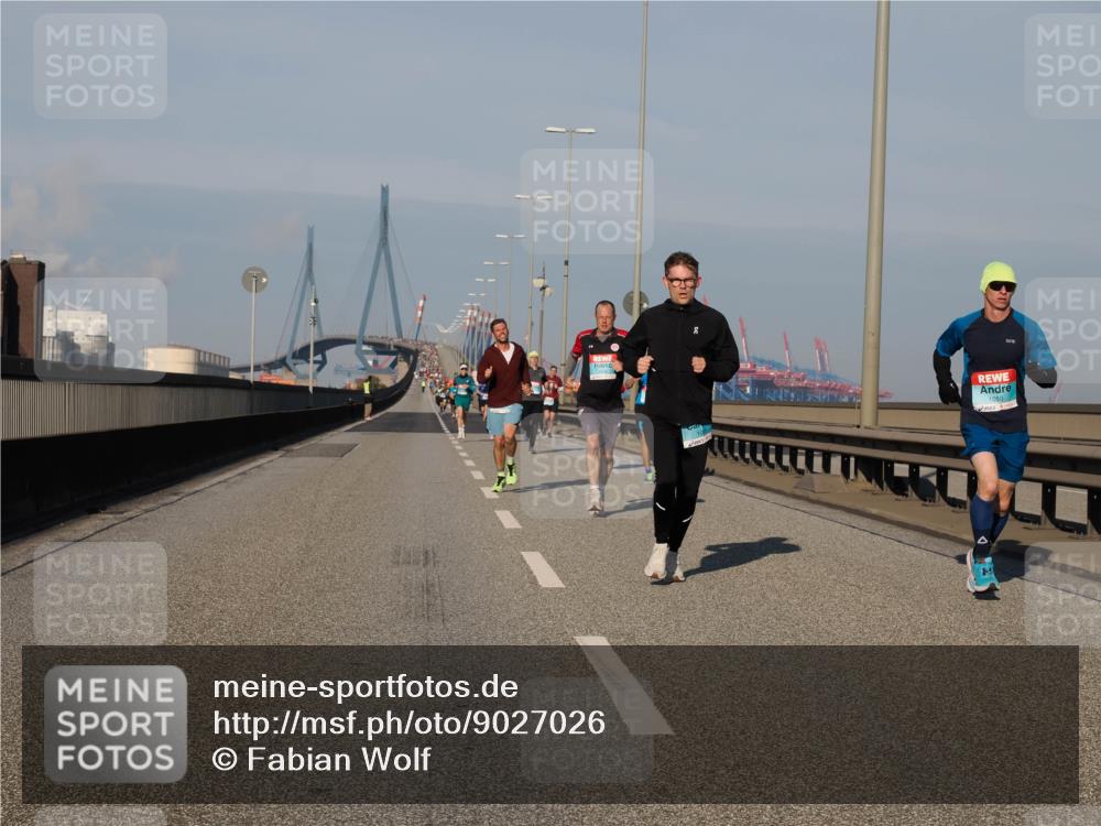 03.10.2025 - Köhlbrandbrückenlauf Fabian Wolf http://msf.ph/oto/9027026 03.10.2025 09:42:58 Position 3 1050 meine-sportfotos.de