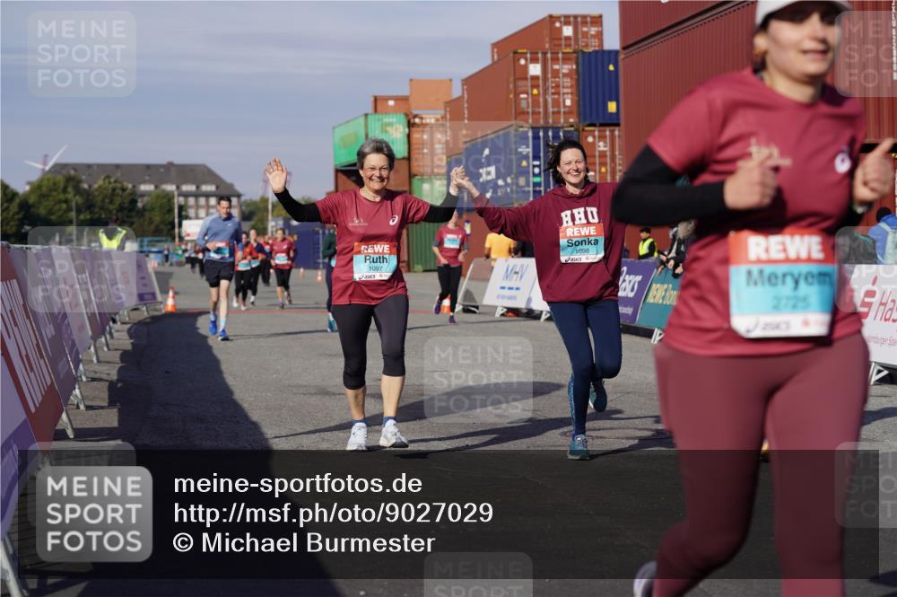 03.10.2025 - Köhlbrandbrückenlauf Michael Burmester http://msf.ph/oto/9027029 03.10.2025 10:30:43 Ziel 1096, 1097, 1098, 2388, 2536, 2725, 2846, 3701 meine-sportfotos.de