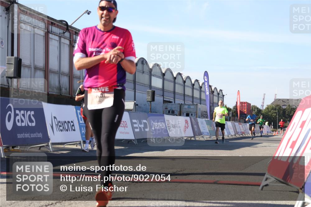 03.10.2025 - Köhlbrandbrückenlauf Luisa Fischer http://msf.ph/oto/9027054 03.10.2025 12:56:33 Ziel 4054, 4096, 4166, 4170, 4231, 4478, 6266, 6408, 6769 meine-sportfotos.de