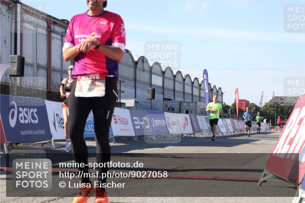 03.10.2025 - Köhlbrandbrückenlauf Luisa Fischer http://msf.ph/oto/9027058 03.10.2025 12:56:33 Ziel 4054, 4096, 4166, 4170, 4231, 4478, 6266, 6408, 6769 meine-sportfotos.de