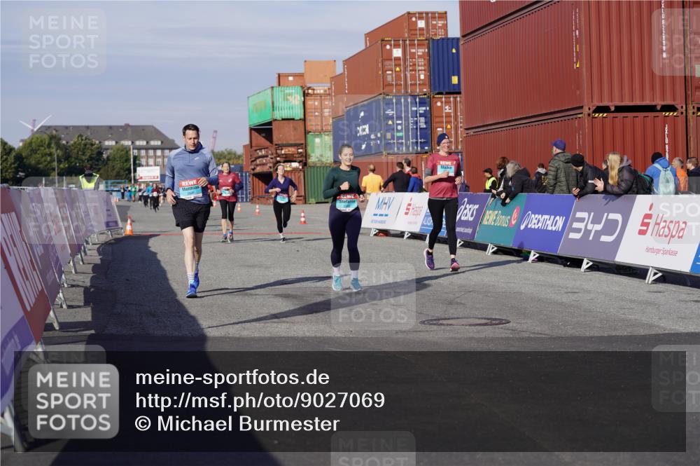 03.10.2025 - Köhlbrandbrückenlauf Michael Burmester http://msf.ph/oto/9027069 03.10.2025 10:30:46 Ziel 1096, 1097, 1098, 2252, 2388, 2536, 2846, 3478, 3479 meine-sportfotos.de